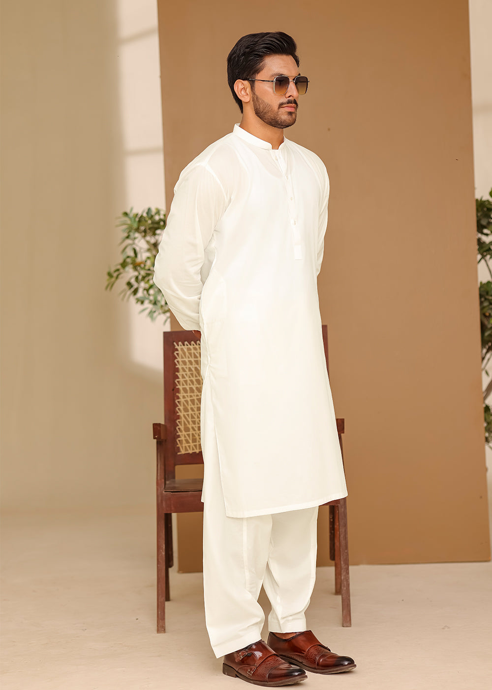OFF-WHITE KURTA SHALWAR