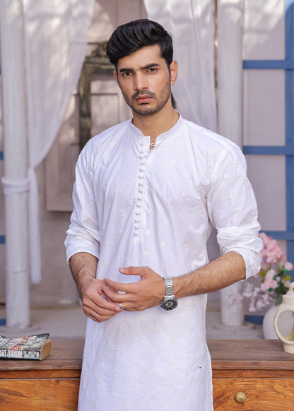 EMBROIDERED KURTA PAJAMA