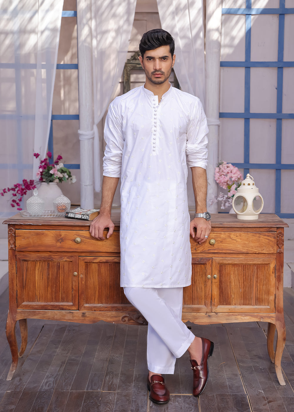 EMBROIDERED KURTA PAJAMA