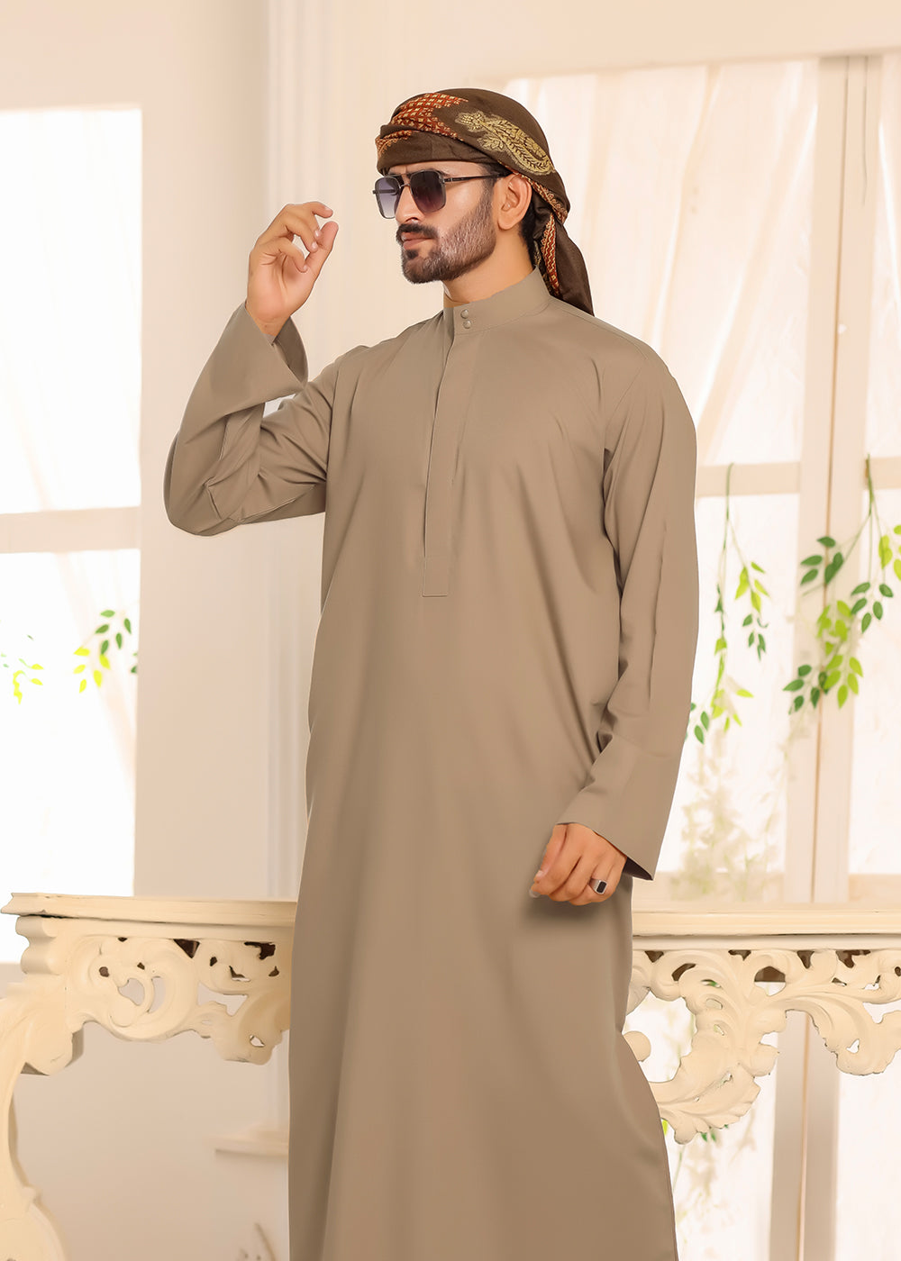 LIGHT GOLDEN KUWAITI JUBBA