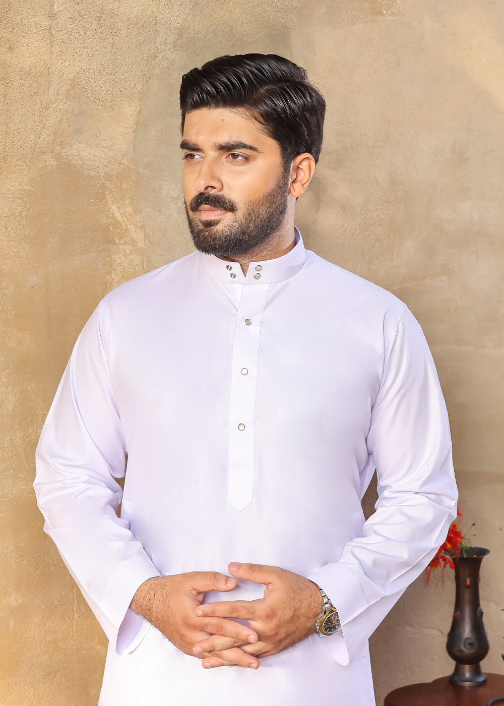 WHITE-JUBBA