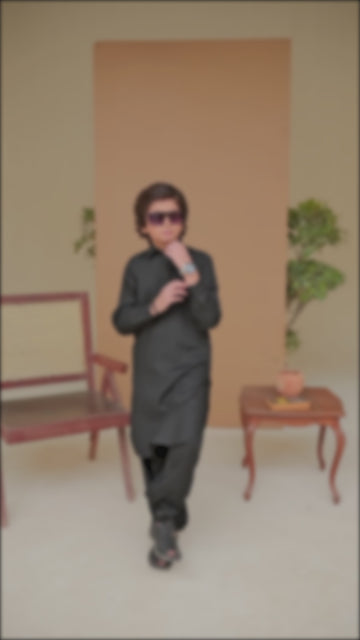 BLACK KAMEEZ SHALWAR
